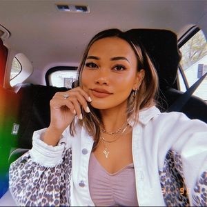 Meet your Posher, Gabby! 💖